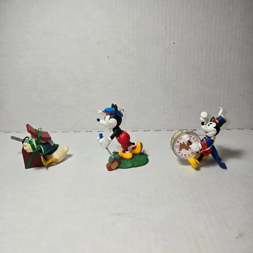Hallmark Keepsake Donald's Surprising Gift Mickey's Long Shot‎ Bandleader Mickey